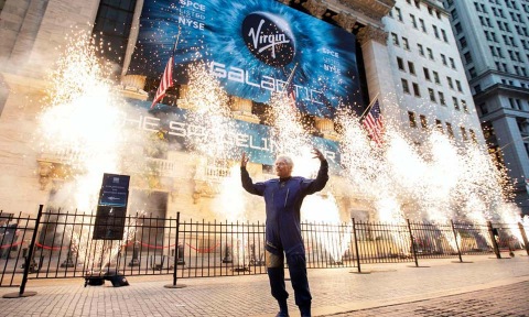 Virgin Galactic стала первой космической туристической компанией